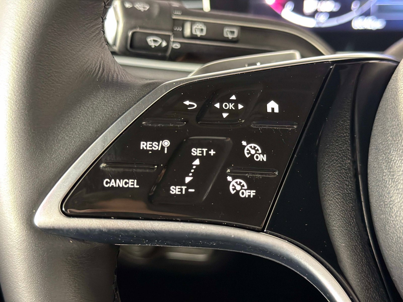 Used 2025 Mercedes-Benz GLE 350 4MATIC image 49