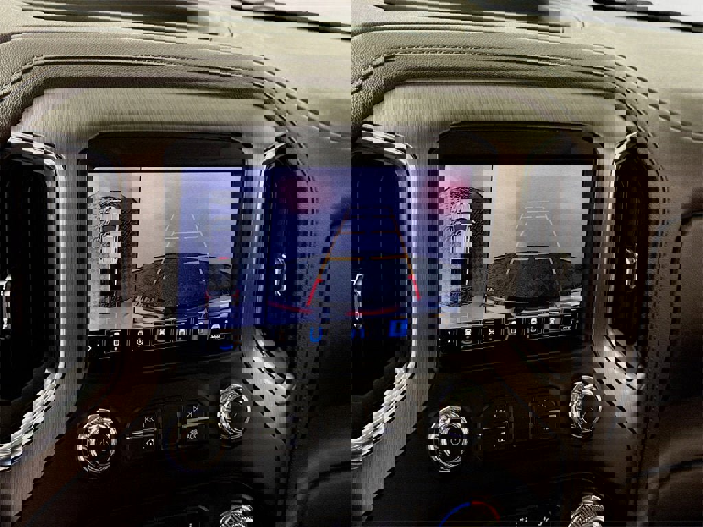 Used 2020 GMC Sierra 3500 Denali w/ Denali Ultimate Package image 8