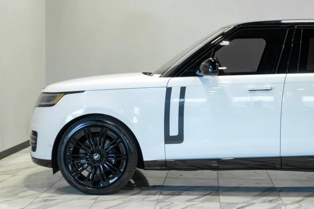 Used 2025 Land Rover Range Rover Long Wheelbase Autobiography AWD/4WD image 18
