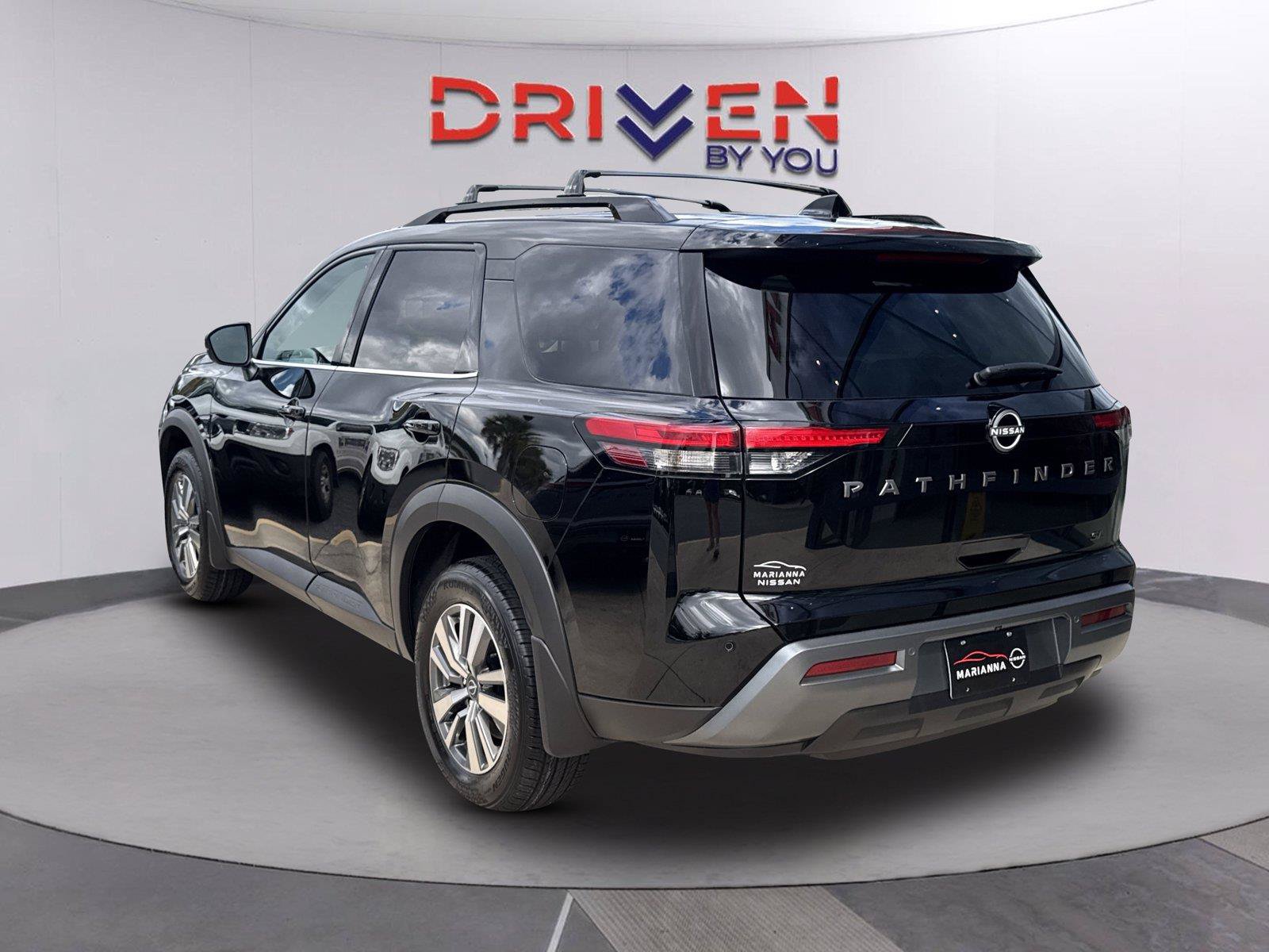 New 2026 Nissan Pathfinder SL FWD image 3