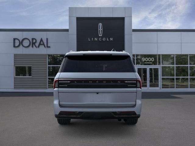 New 2026 Lincoln Navigator L Reserve w/ Jet Appearance Package AWD/4WD image 5
