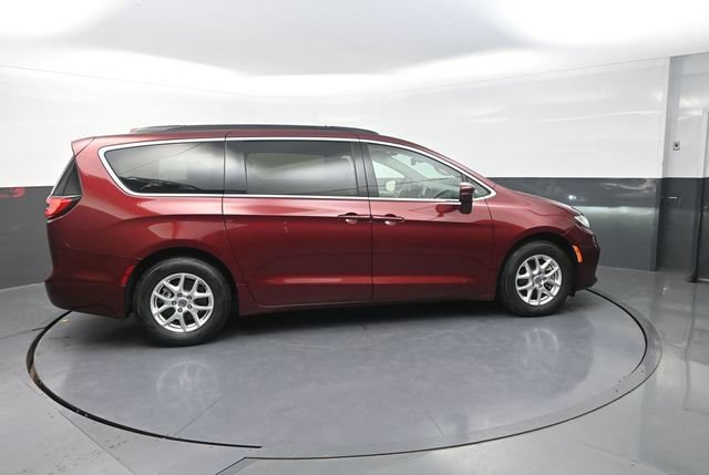 Used 2022 Chrysler Pacifica Touring-L FWD image 10