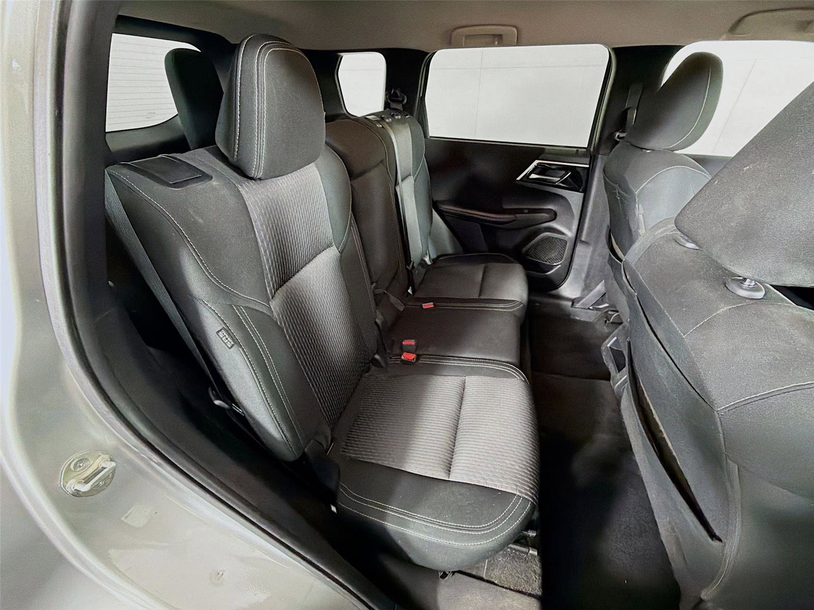 Used 2023 Mitsubishi Outlander ES AWD/4WD image 26