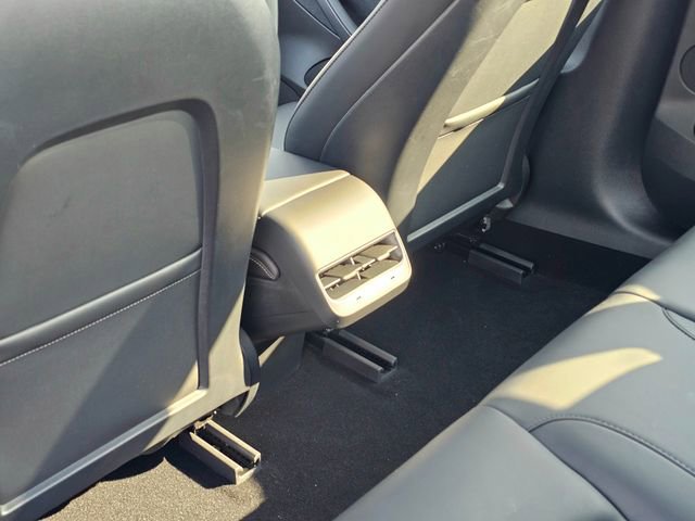 Used 2023 Tesla Model 3 Standard Range image 23