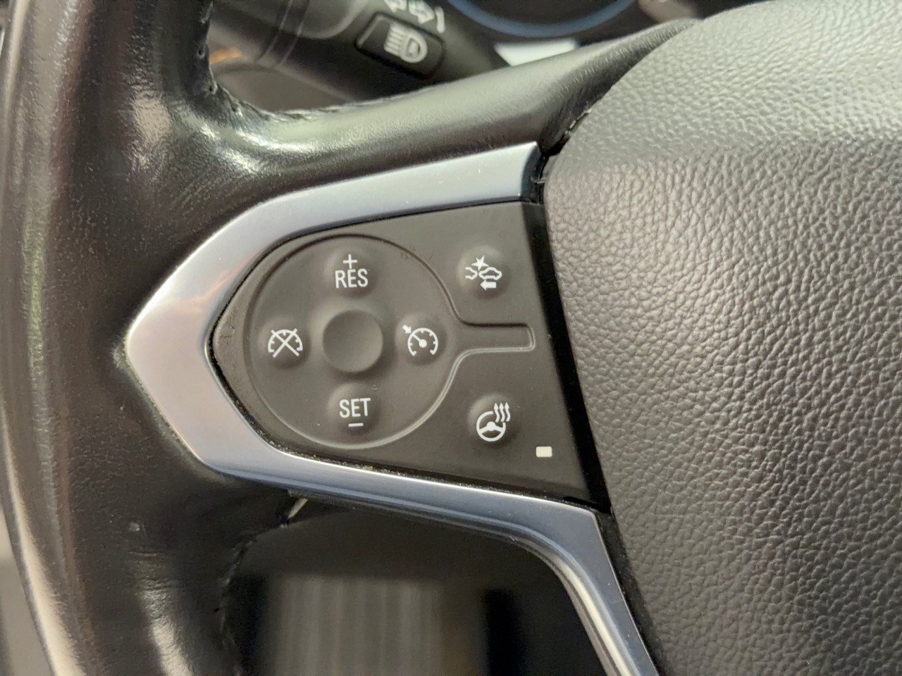 Used 2021 Chevrolet Traverse LT AWD/4WD image 18