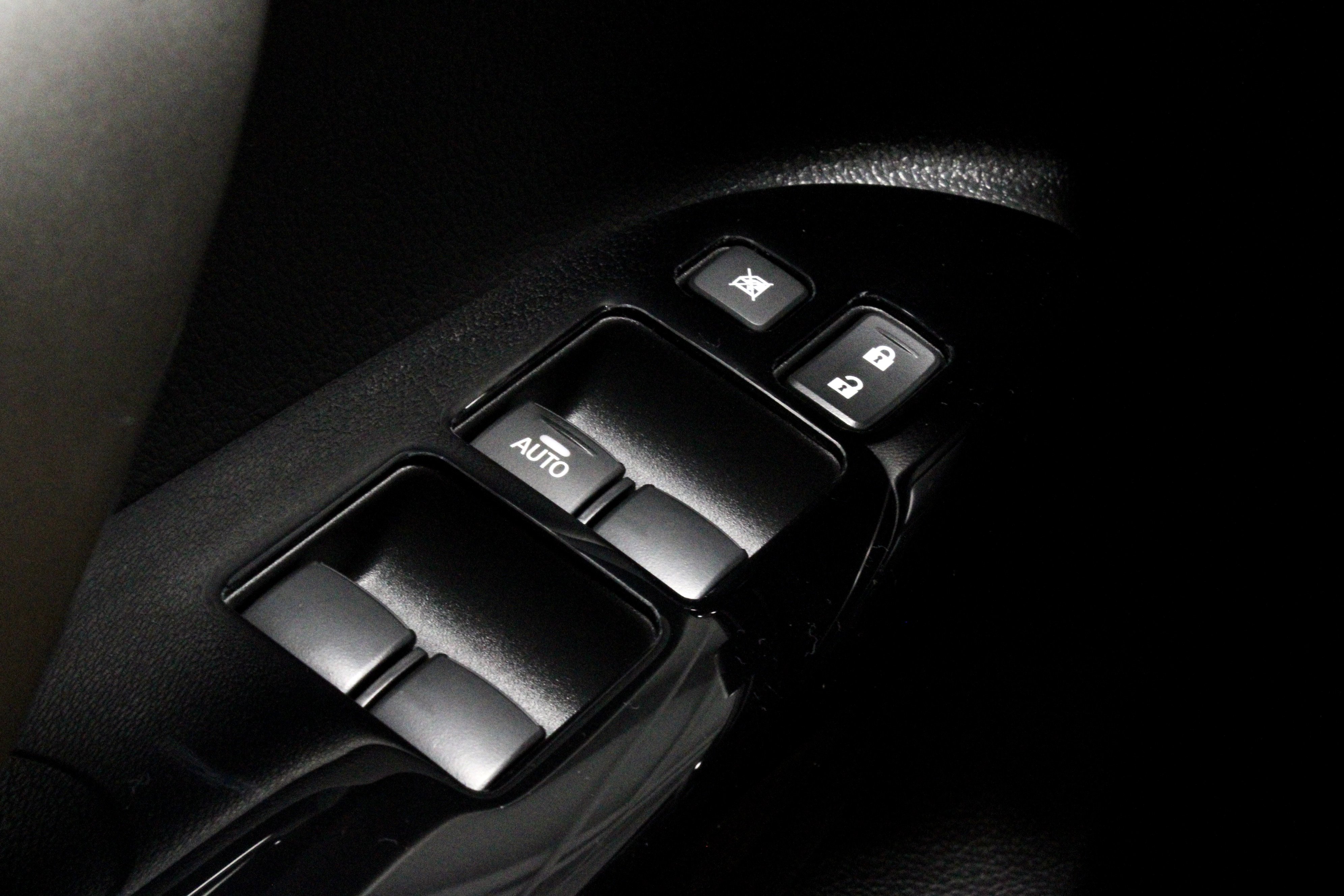 New 2025 Mitsubishi Eclipse Cross LE image 11