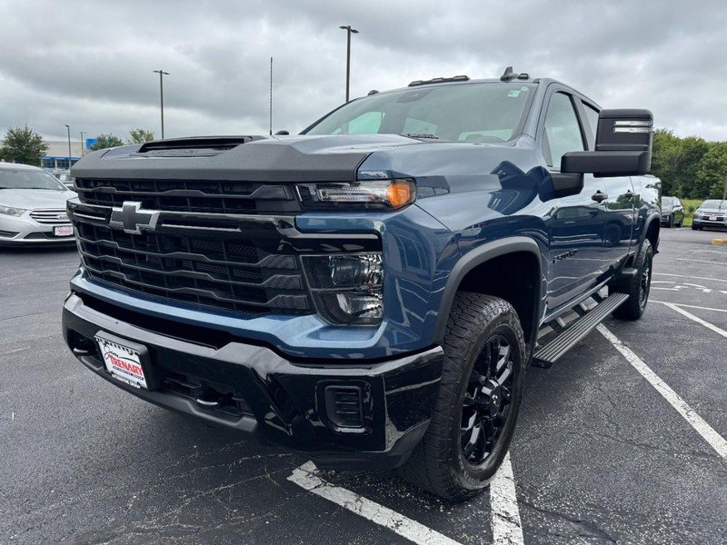 Used 2025 Chevrolet Silverado 2500 Custom w/ Custom Blackout Package AWD/4WD image 8
