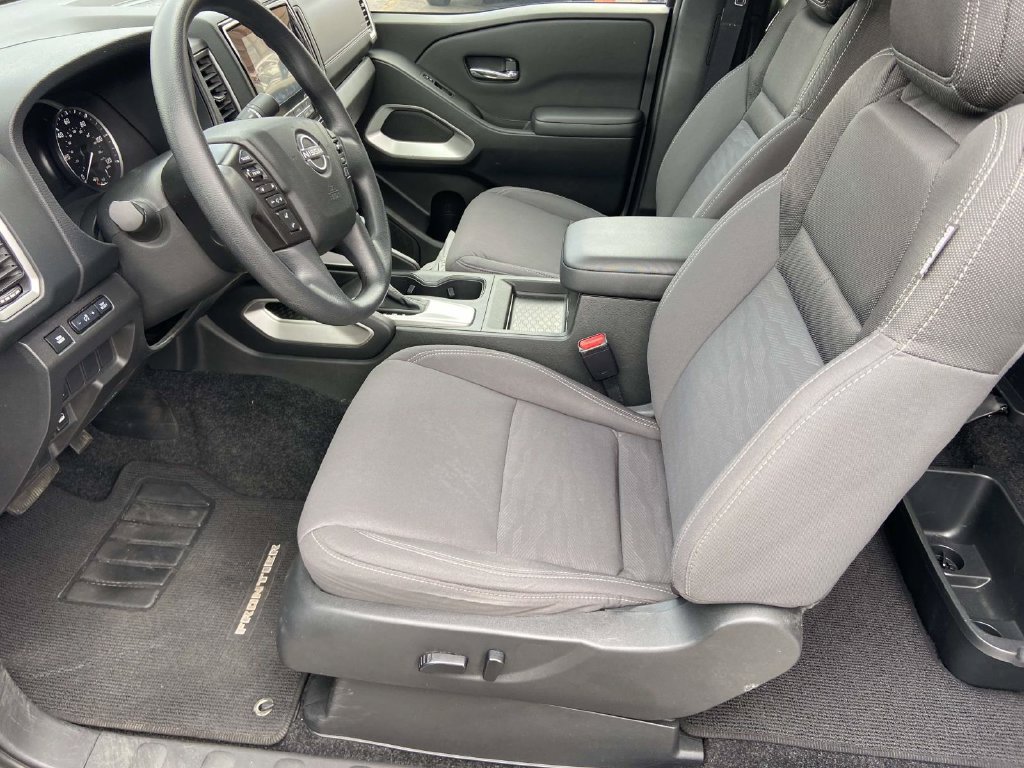 Used 2024 Nissan Frontier SV w/ Technology Package AWD/4WD image 14