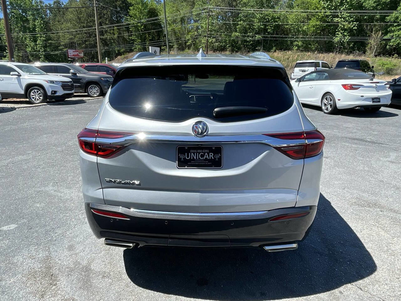 Used 2020 Buick Enclave Essence w/ Sound and Sites Package FWD image 6