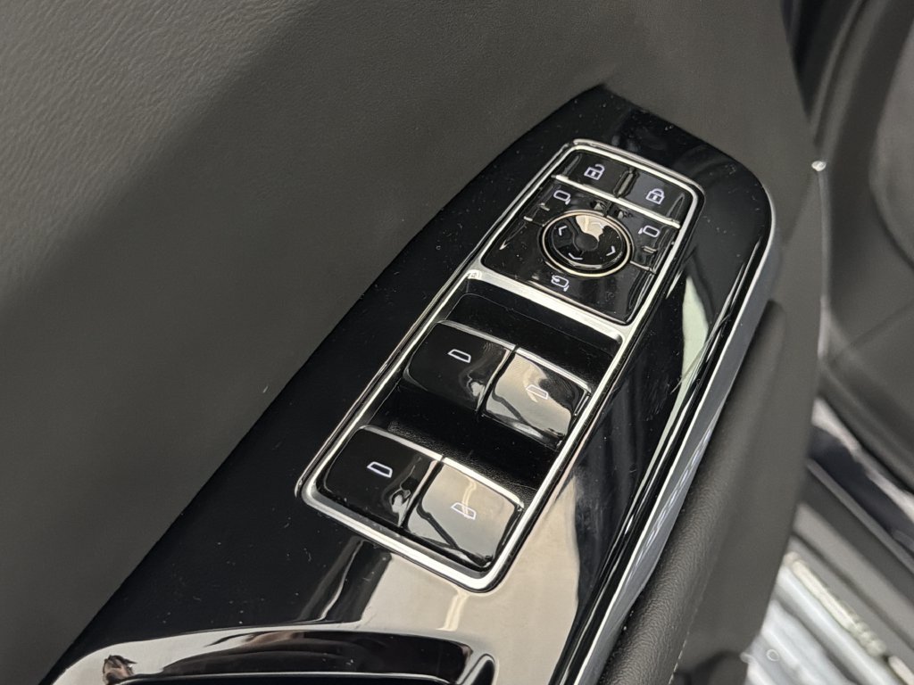 Used 2025 Cadillac Escalade Sport w/ Touring Package AWD/4WD image 27
