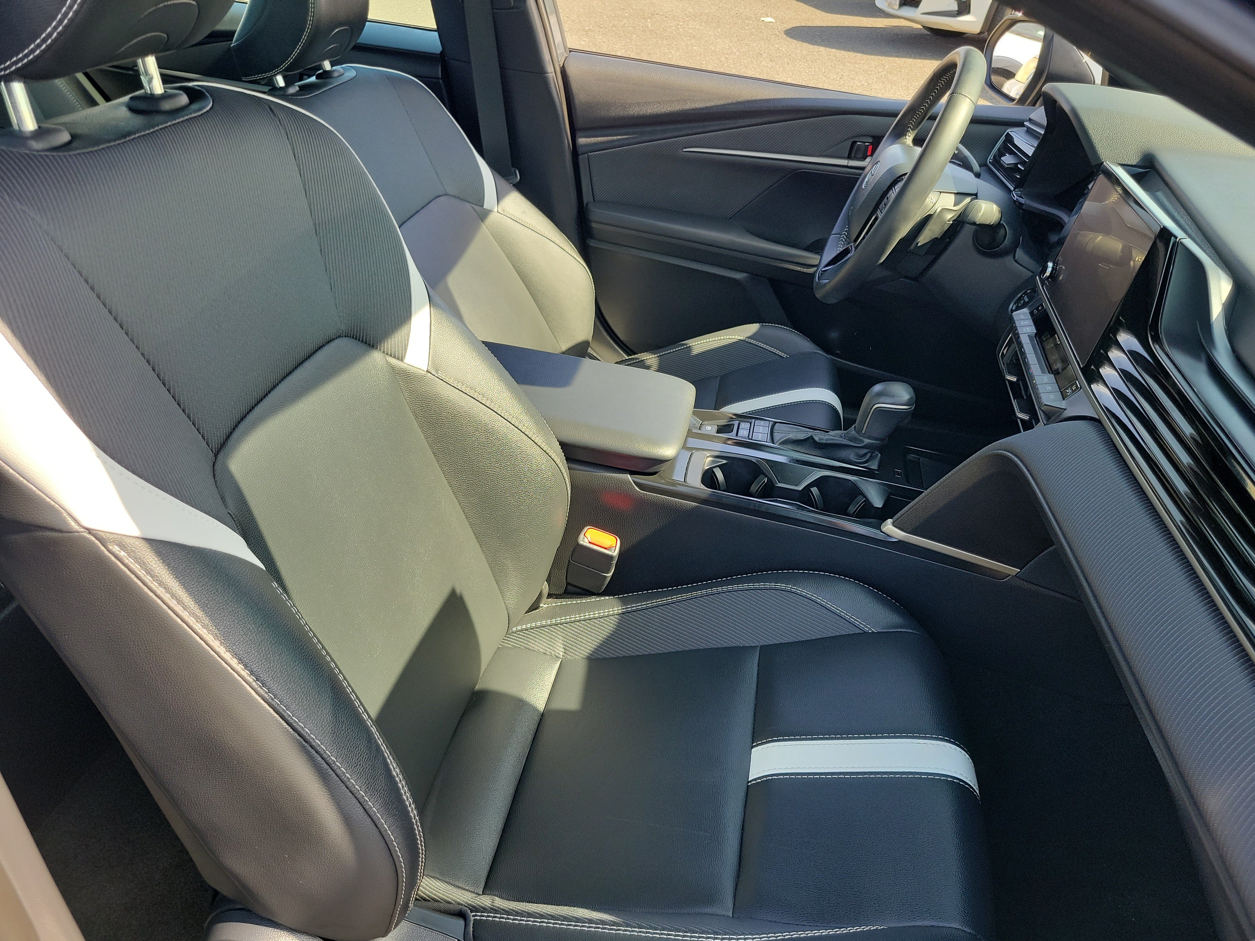 Used 2026 Toyota Camry SE FWD image 20