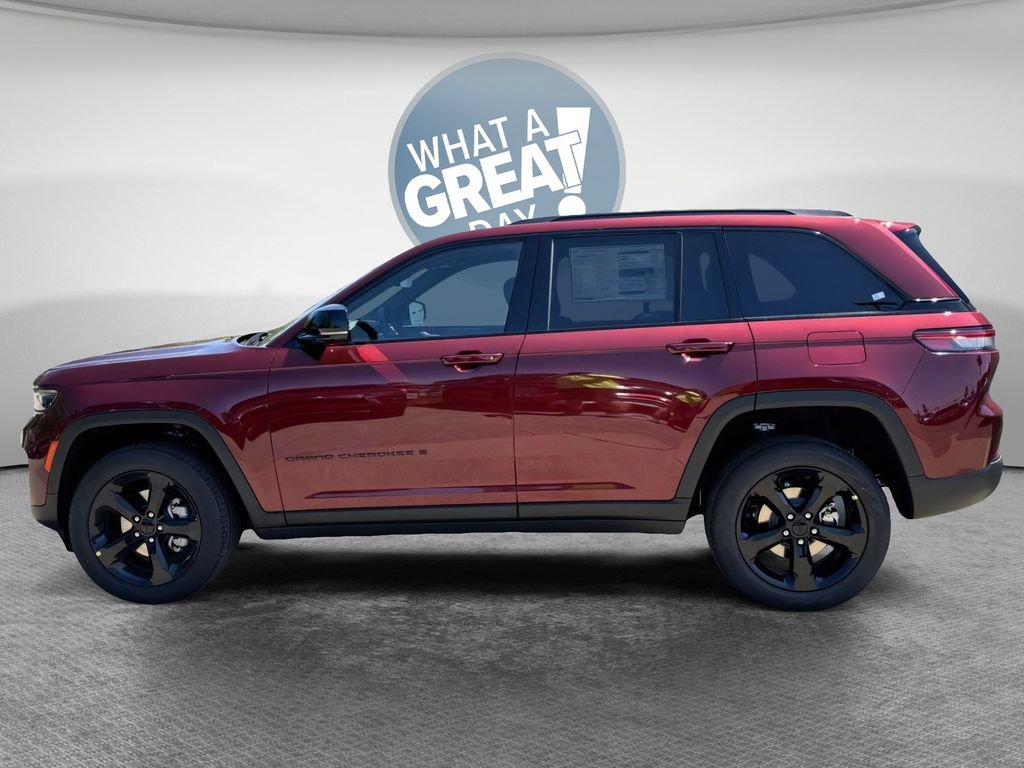 New 2025 Jeep Grand Cherokee Limited w/ Black Appearance Package AWD/4WD image 9