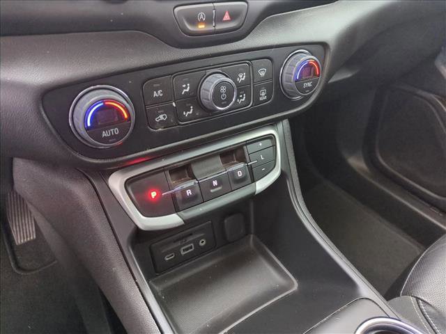 Used 2024 GMC Terrain SLT image 4