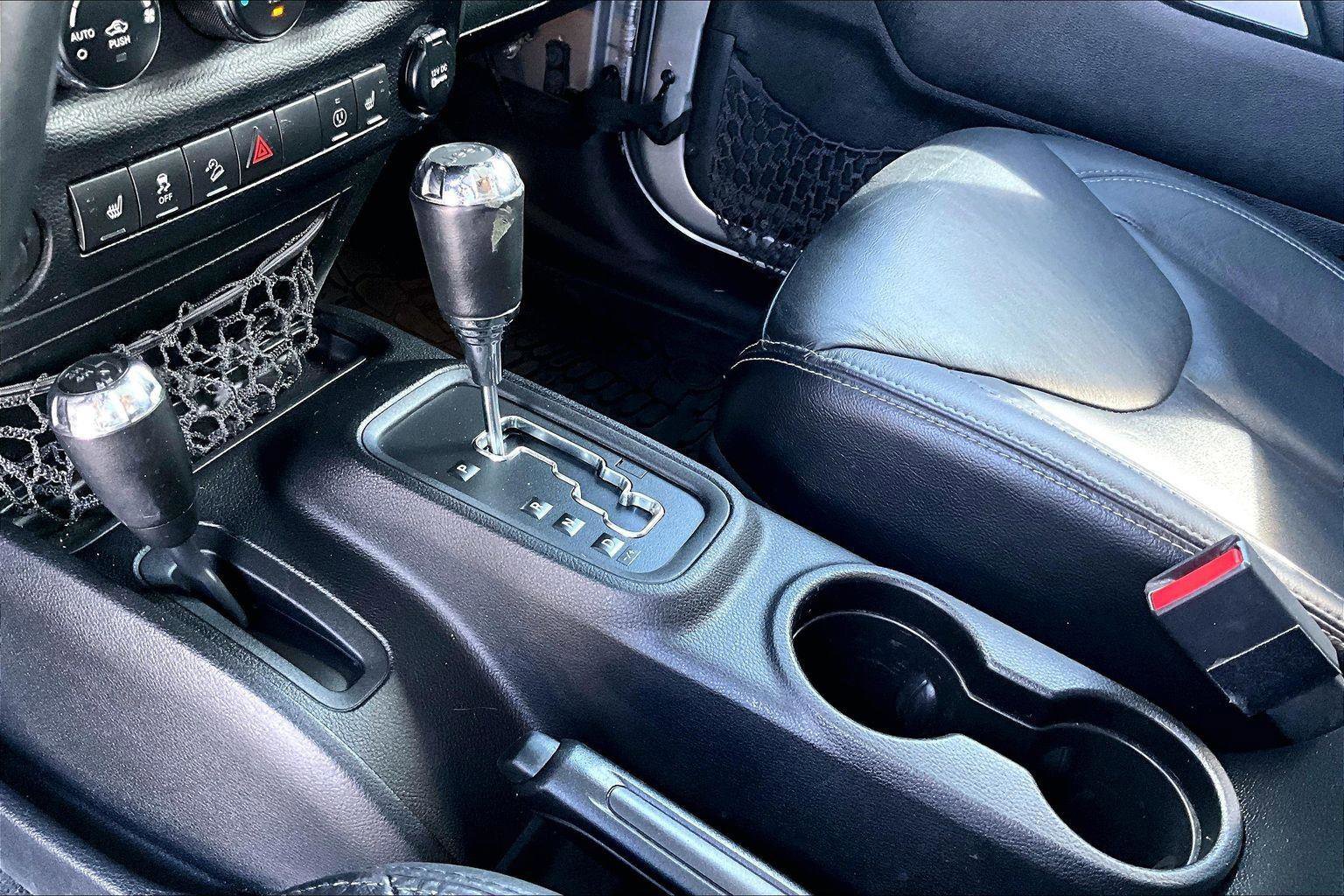 Used 2014 Jeep Wrangler Unlimited Rubicon w/ Dual Top Group AWD/4WD image 17