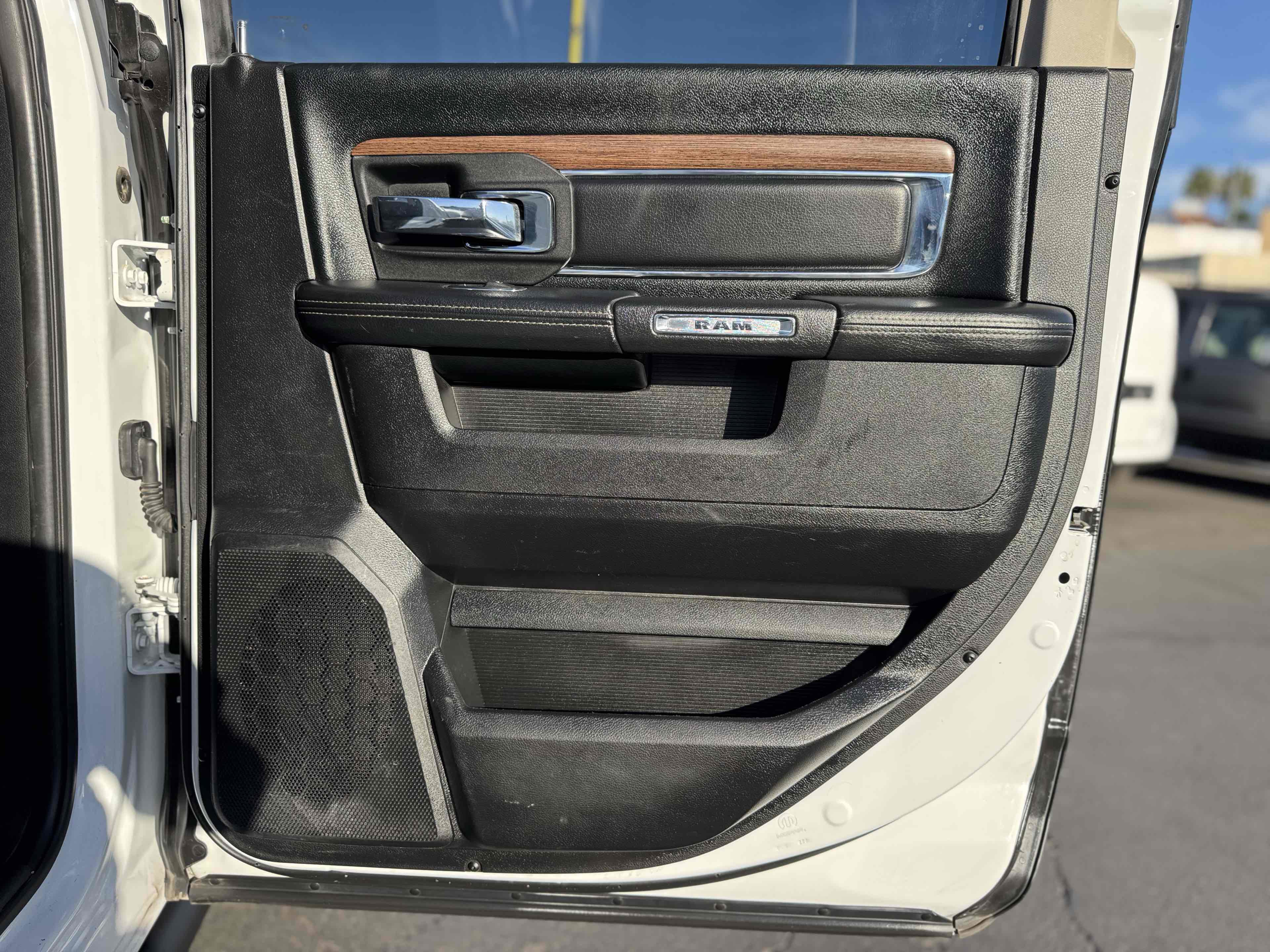 Used 2017 RAM 1500 Laramie w/ Convenience Group AWD/4WD image 36