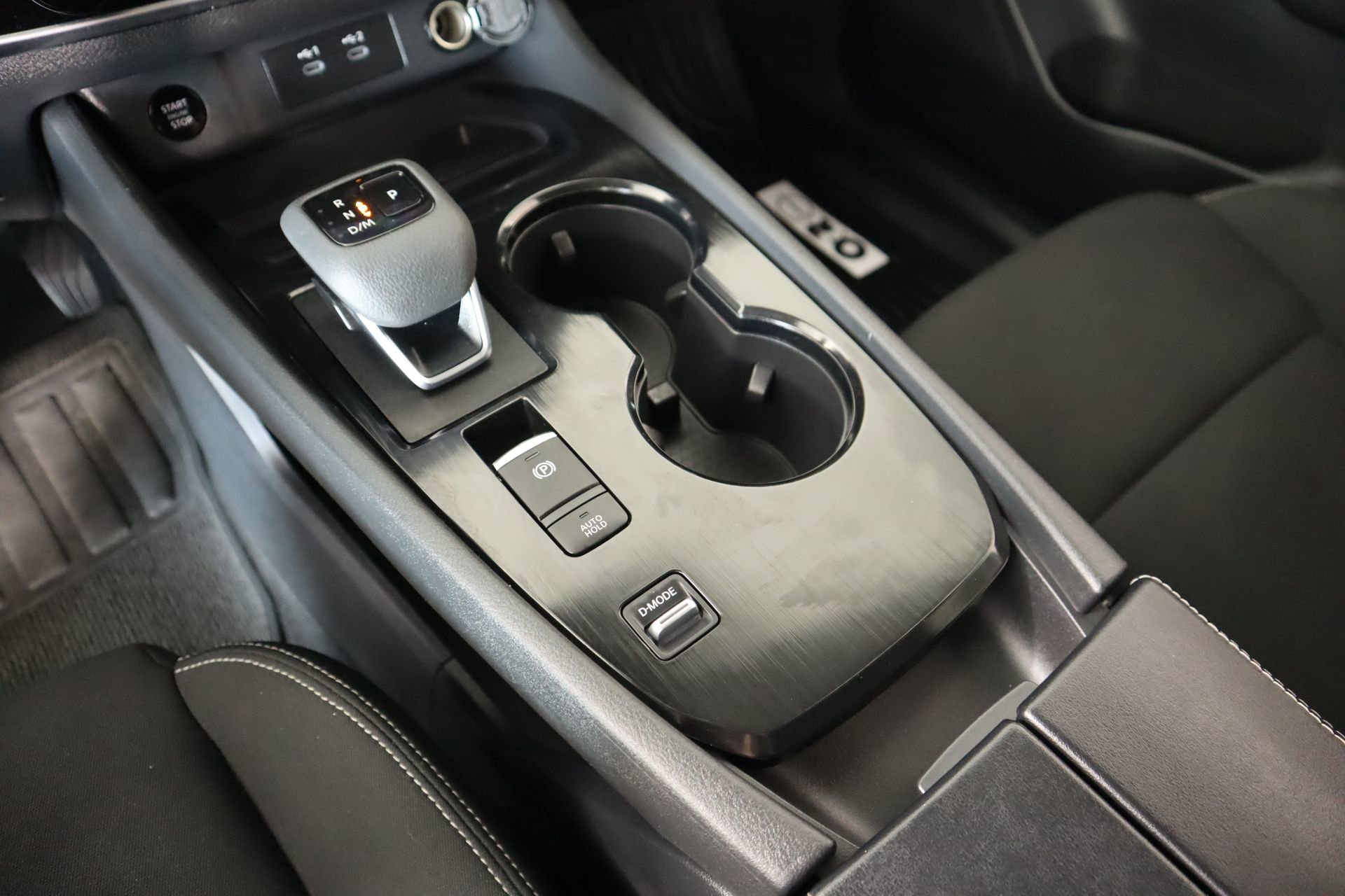 Used 2024 Nissan Rogue S image 7