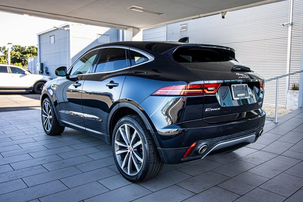 Used 2018 Jaguar E-PACE SE image 13