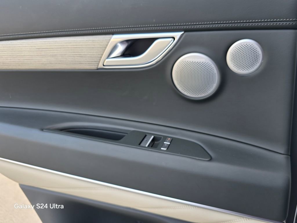 Used 2025 Genesis GV80 2.5T Prestige image 18