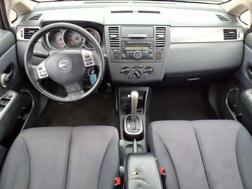 Used 2007 Nissan Versa SL w/ Convenience Pkg image 12