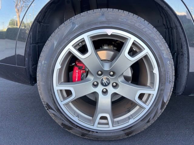 Used 2023 Maserati Levante GT AWD/4WD image 19
