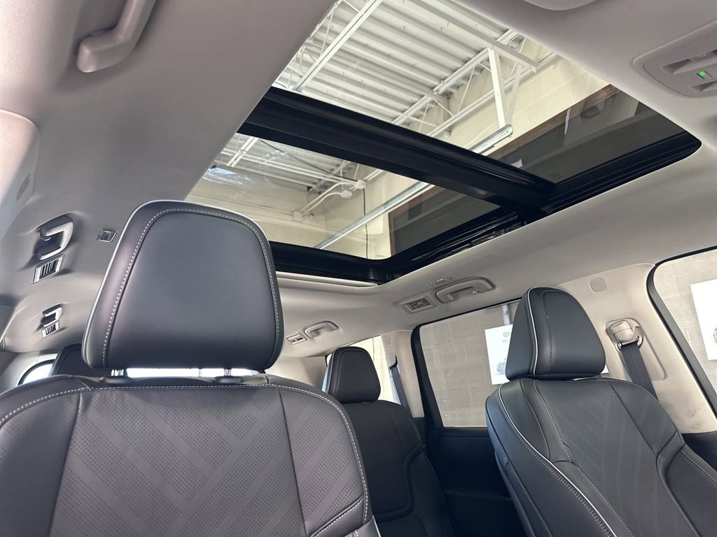 New 2026 INFINITI QX80 Luxe w/ Cargo Package AWD/4WD image 18