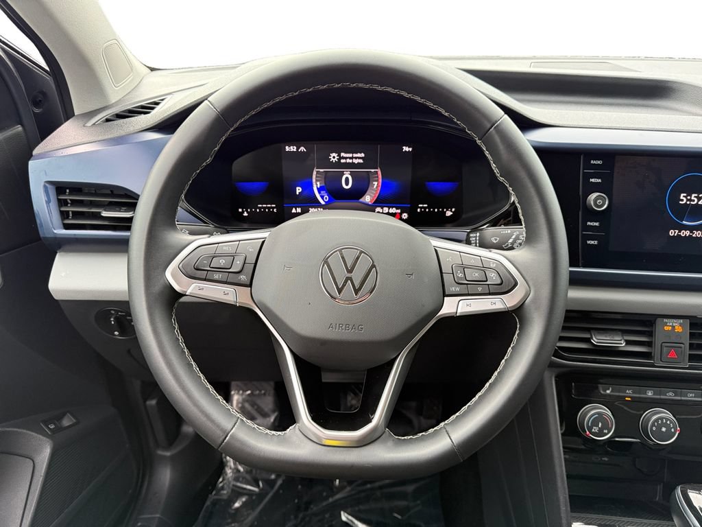 Used 2023 Volkswagen Taos SE AWD/4WD image 12