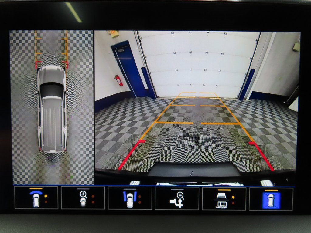 Used 2024 Chevrolet Tahoe Z71 image 17