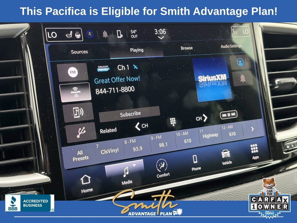 Used 2023 Chrysler Pacifica Touring-L image 15