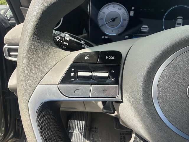 Used 2024 Hyundai Elantra SEL FWD image 29