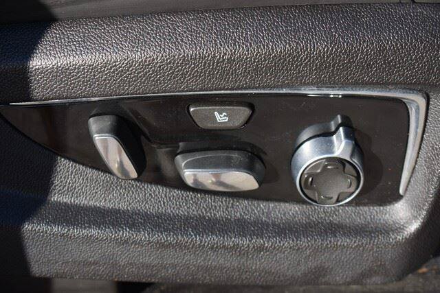 Used 2016 Cadillac Escalade Platinum AWD/4WD image 17