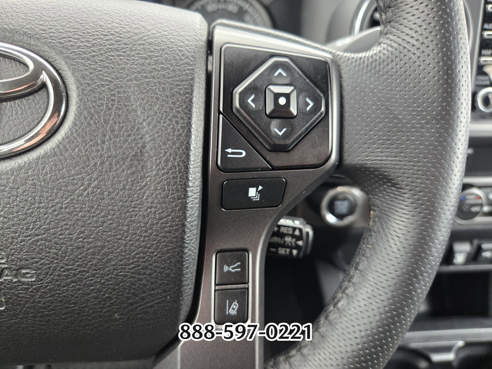 Used 2021 Toyota Tacoma TRD Off-Road image 27