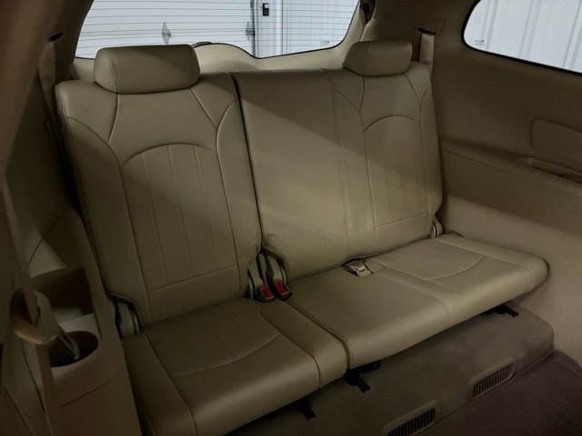 Used 2011 Buick Enclave CXL image 17