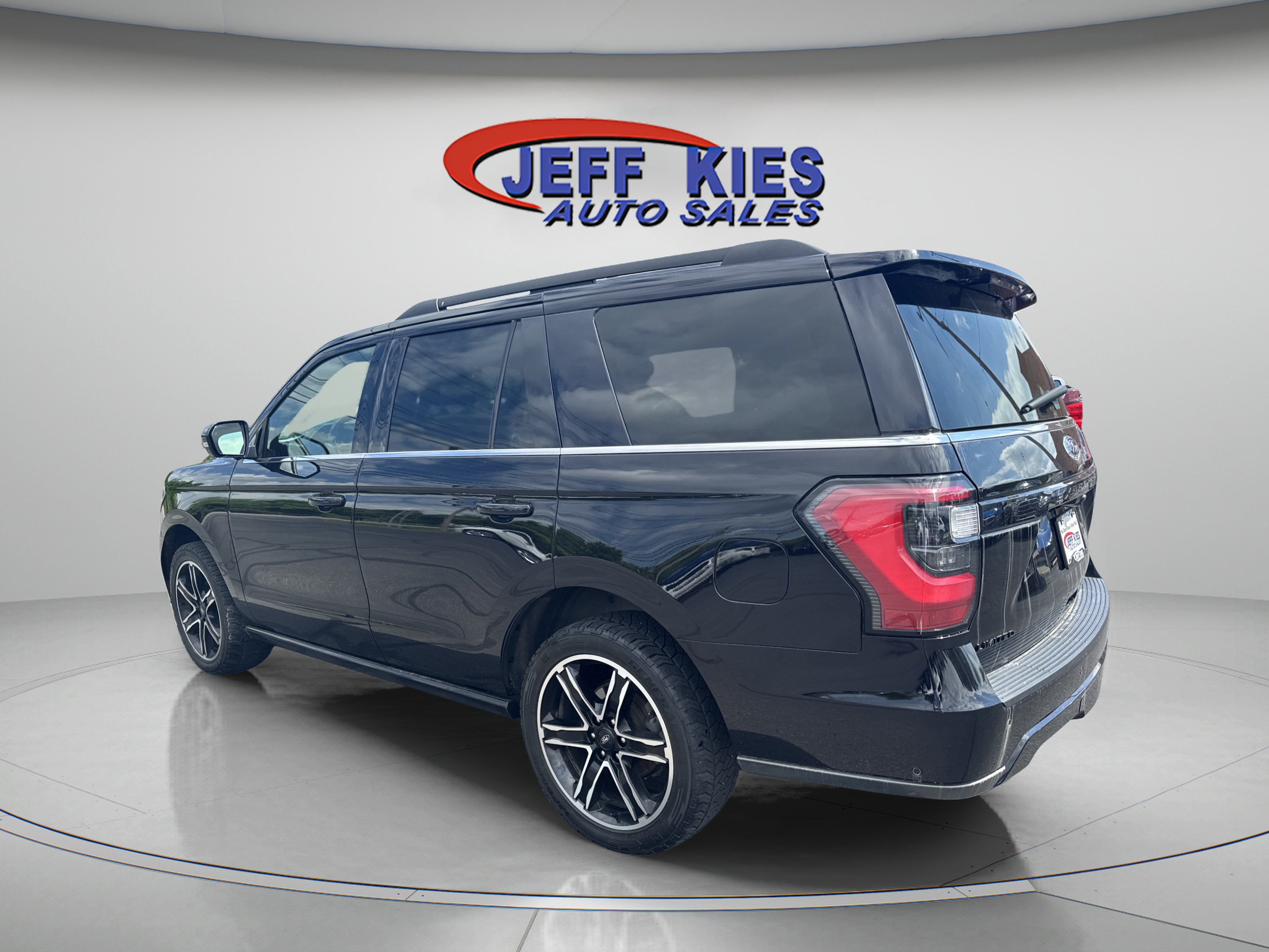 Used 2021 Ford Expedition Limited AWD/4WD image 13