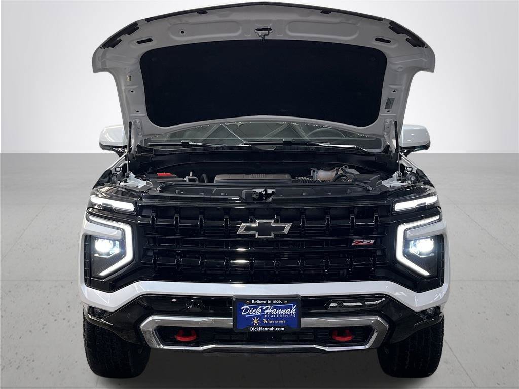 Used 2025 Chevrolet Suburban Z71 AWD/4WD image 6