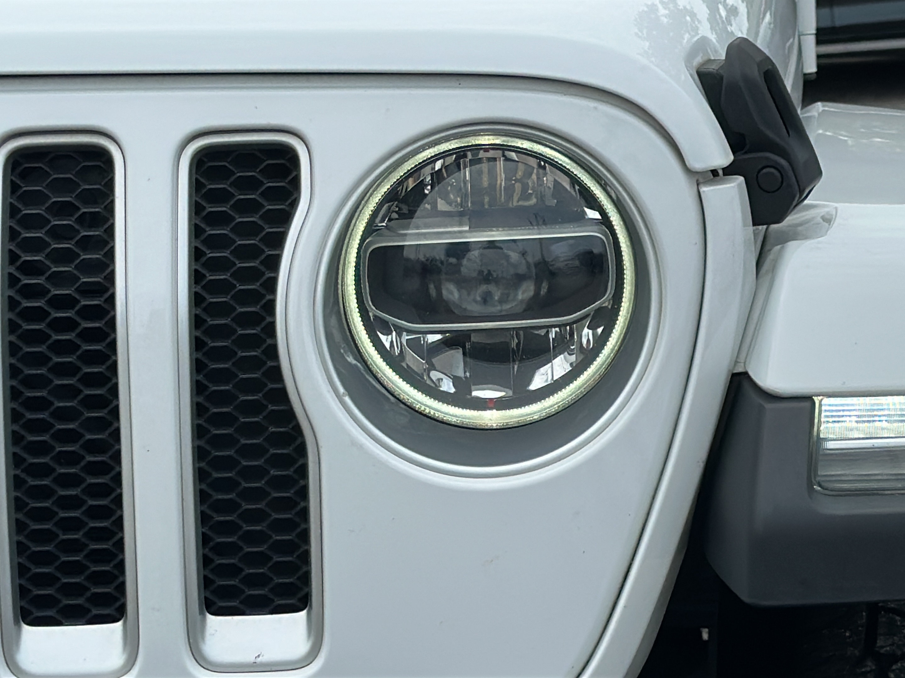 Used 2021 Jeep Wrangler Unlimited Sahara AWD/4WD image 23