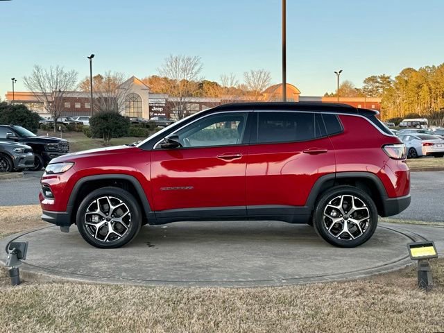 Used 2025 Jeep Compass Limited image 4