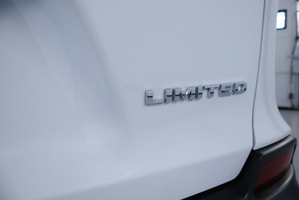 Used 2019 Jeep Cherokee Limited AWD/4WD image 12
