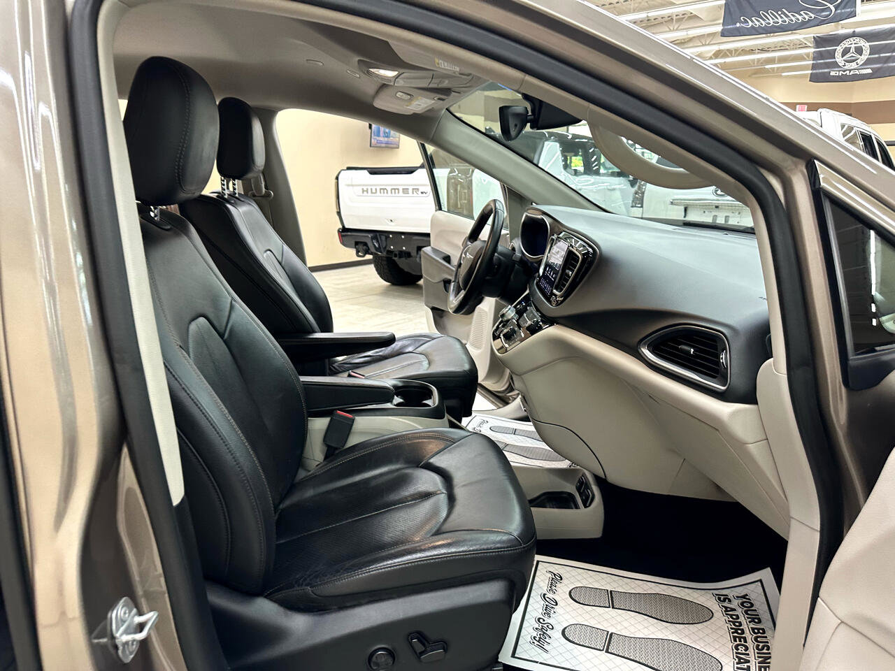 Used 2018 Chrysler Pacifica Touring-L Plus image 46