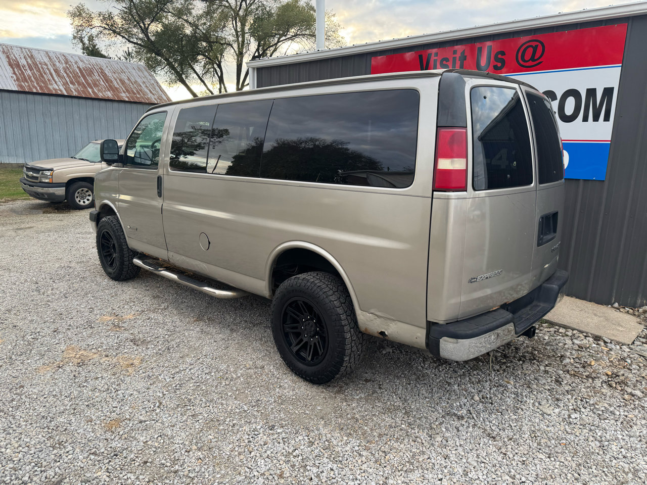 Used 2004 Chevrolet Express 3500 Passenger w/ LS Preferred Equipment Group image 3