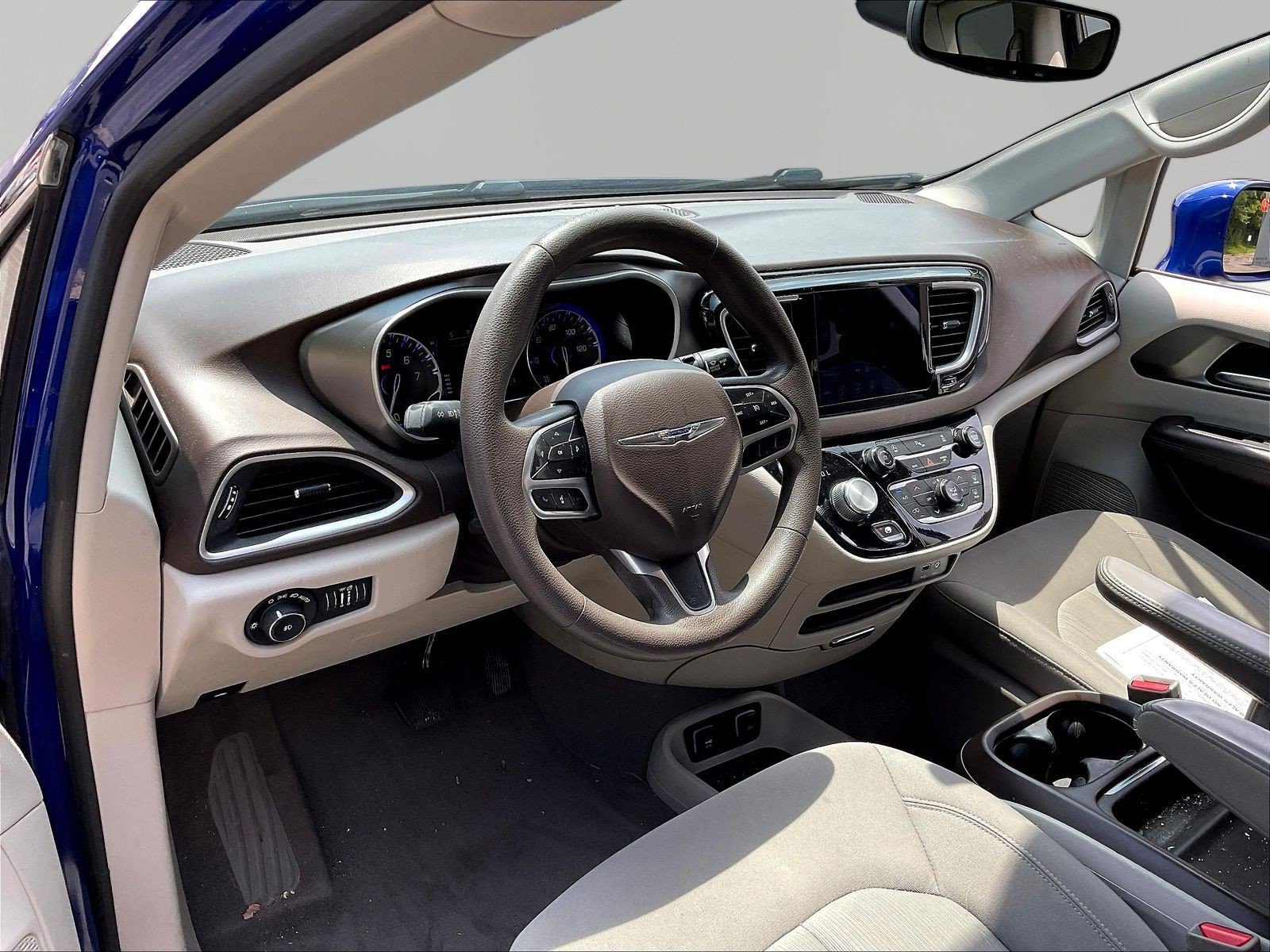 Used 2019 Chrysler Pacifica Touring Plus FWD image 18