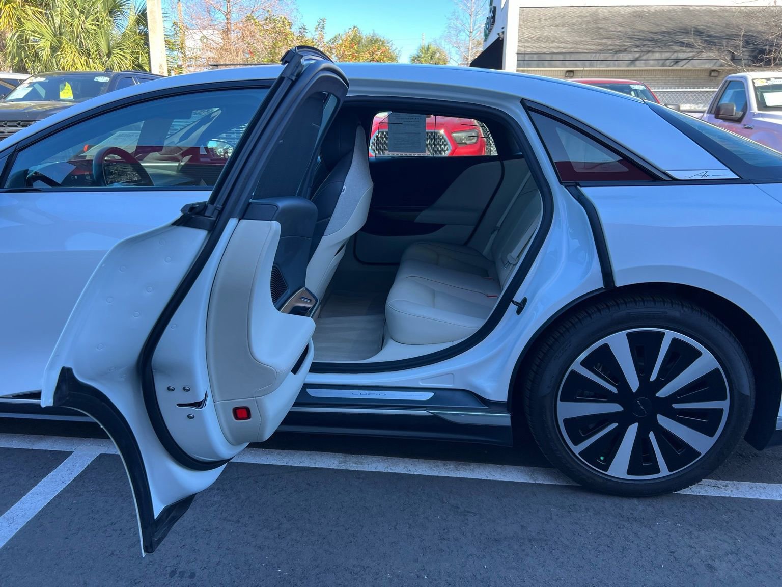 Used 2024 Lucid Air Touring image 45