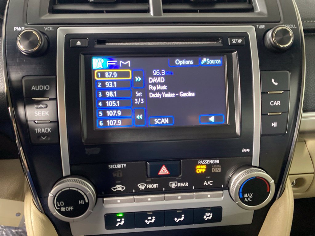 Used 2013 Toyota Camry LE FWD image 18