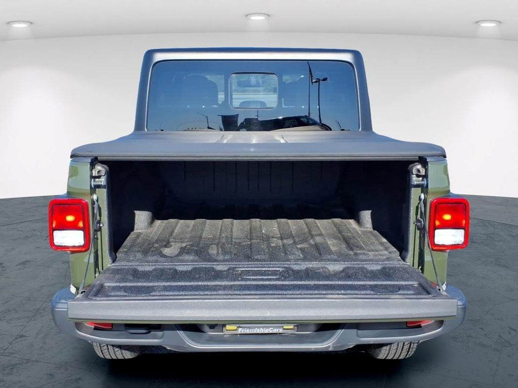 Used 2023 Jeep Gladiator Overland AWD/4WD image 11