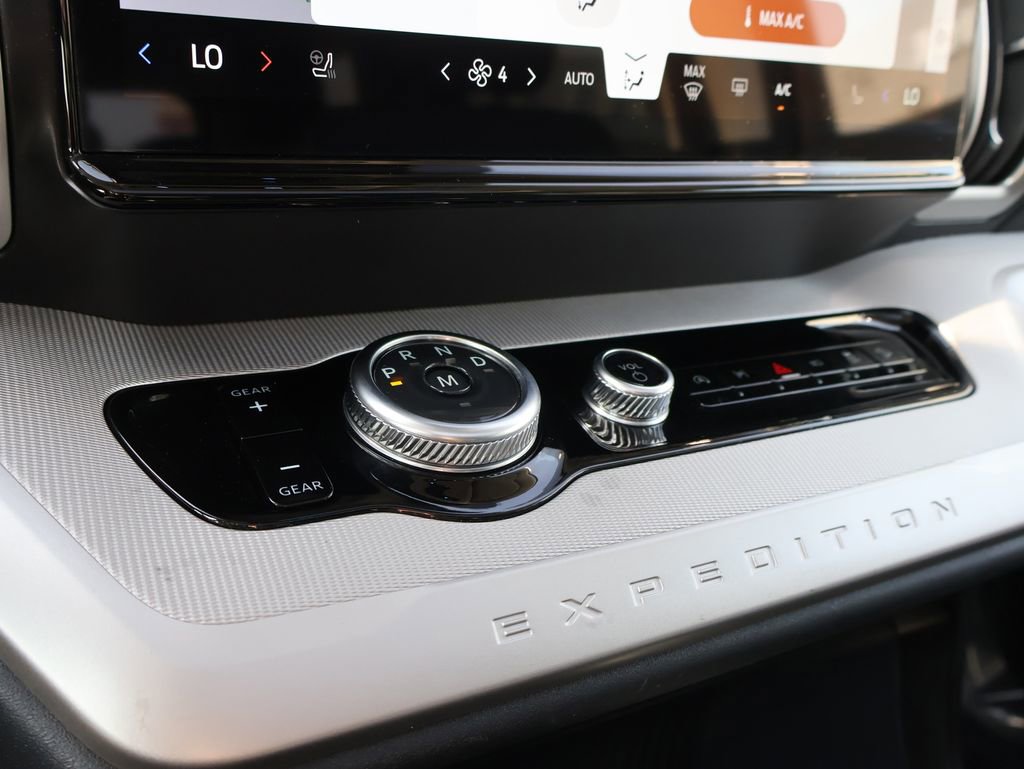 Certified 2025 Ford Expedition Active image 41