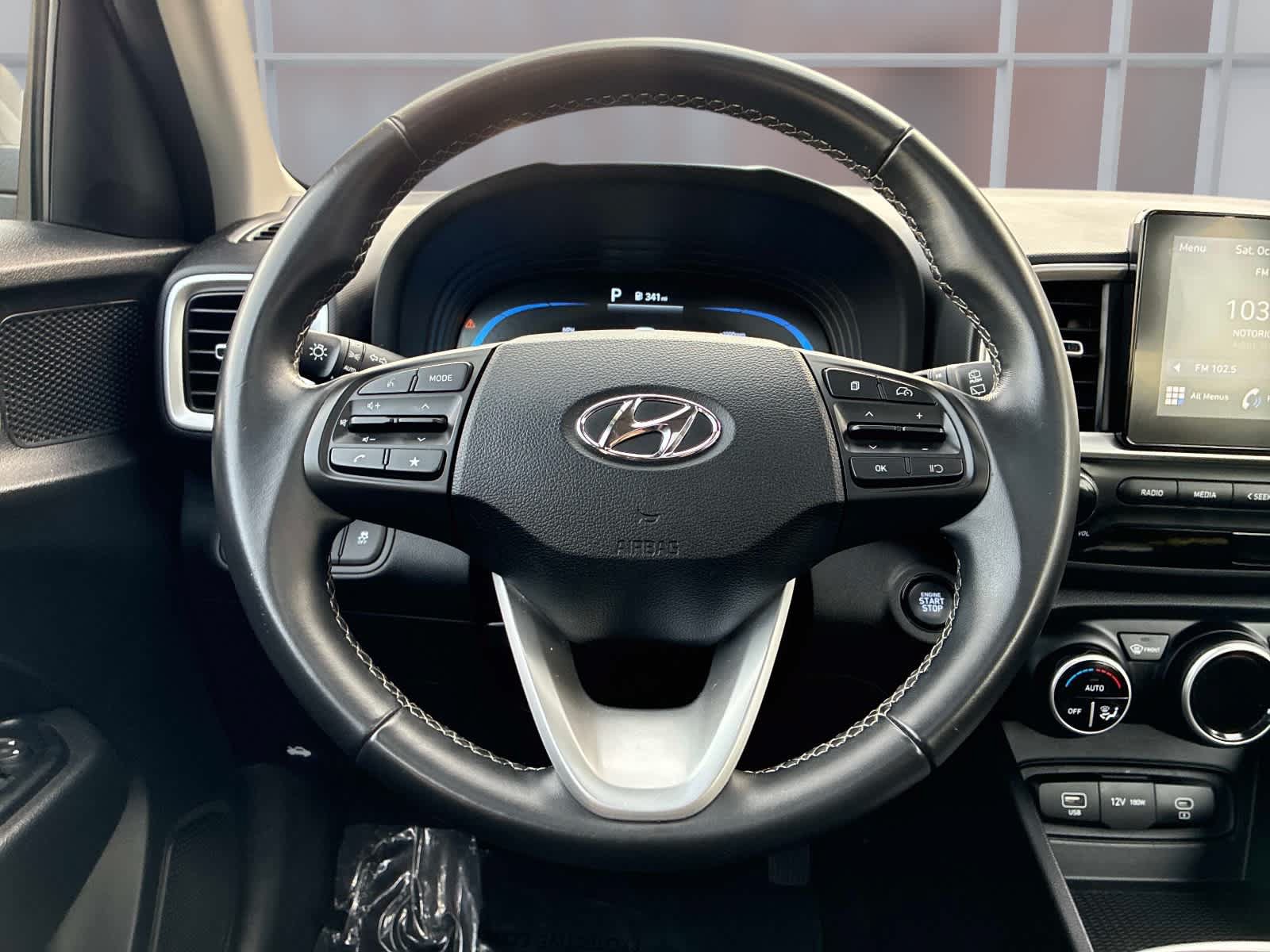 Used 2025 Hyundai Venue SEL FWD image 25