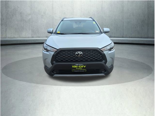 Used 2024 Toyota Corolla Cross LE image 10