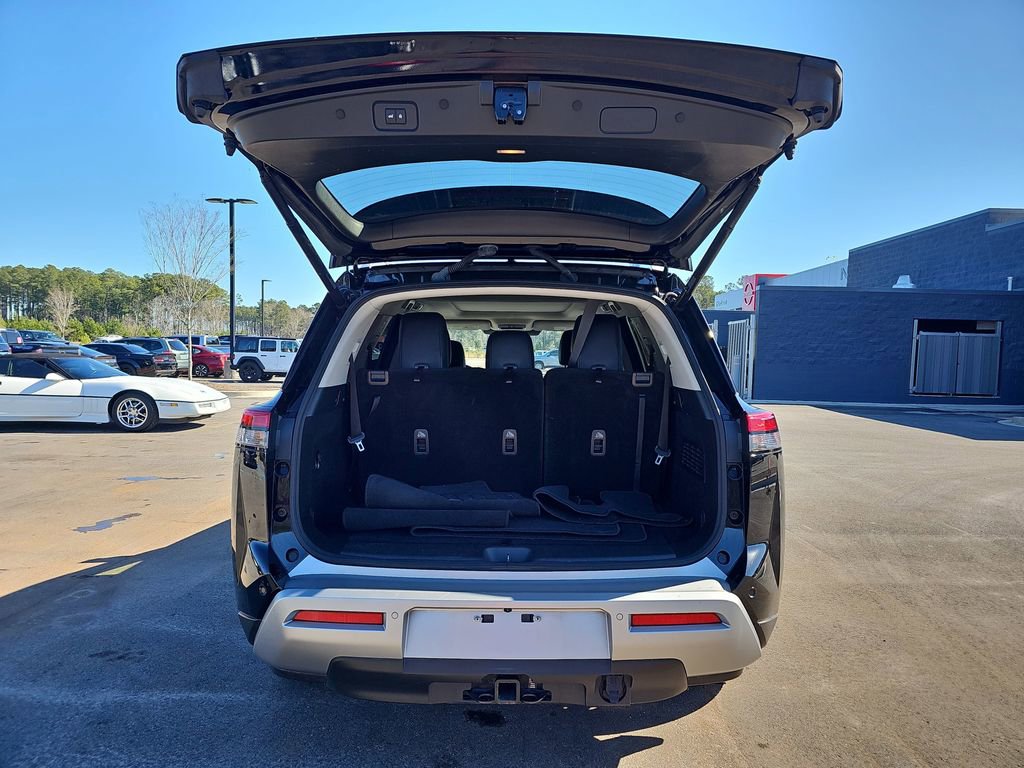 Used 2023 Nissan Pathfinder SL w/ SL Premium Package image 17