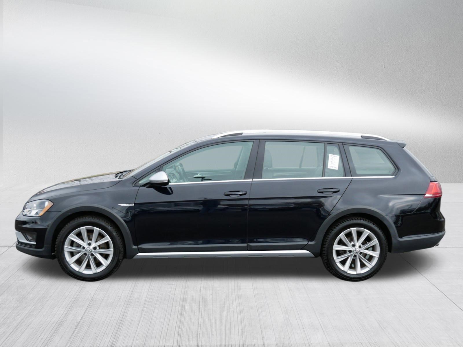 Used 2017 Volkswagen Golf Alltrack S image 4