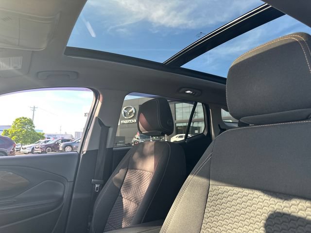 Used 2018 GMC Terrain SLE w/ Driver Convenience Package AWD/4WD image 19