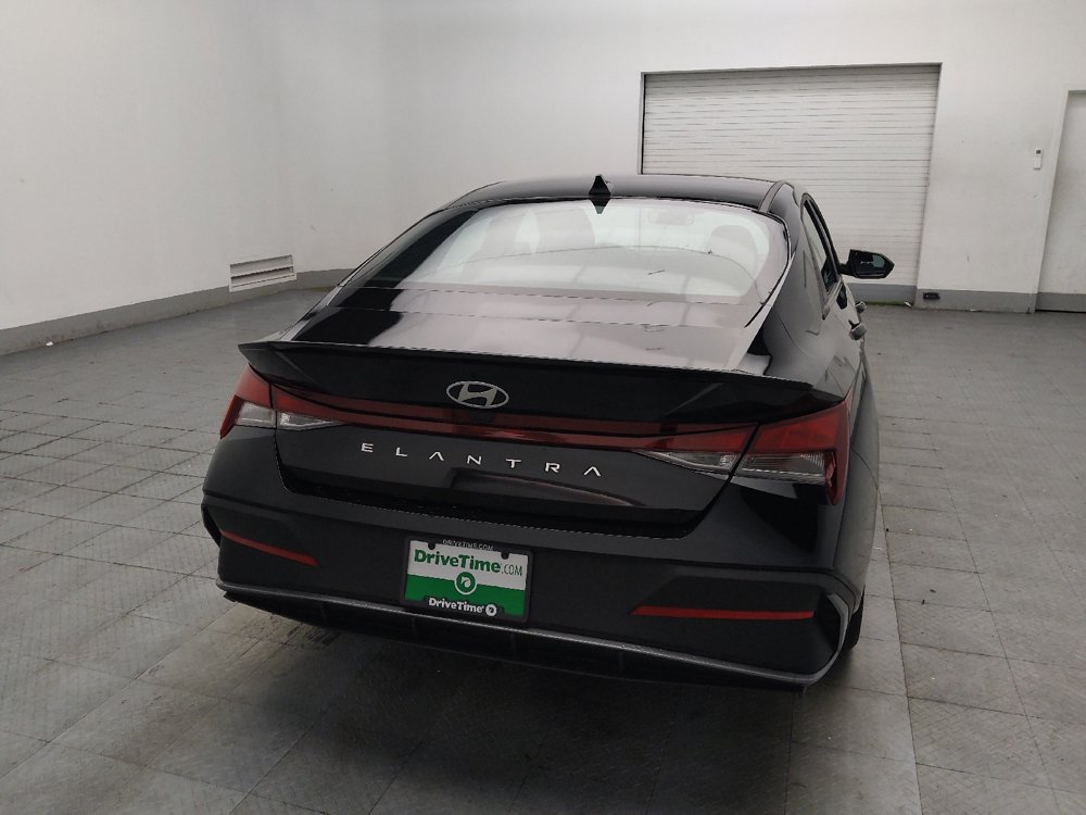 Used 2025 Hyundai Elantra Sport FWD image 7
